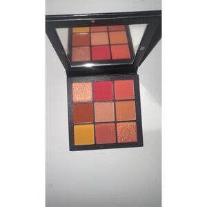 Huda Beauty Coral Obsessions Eyeshadow Palette 9 Shades Shimmer